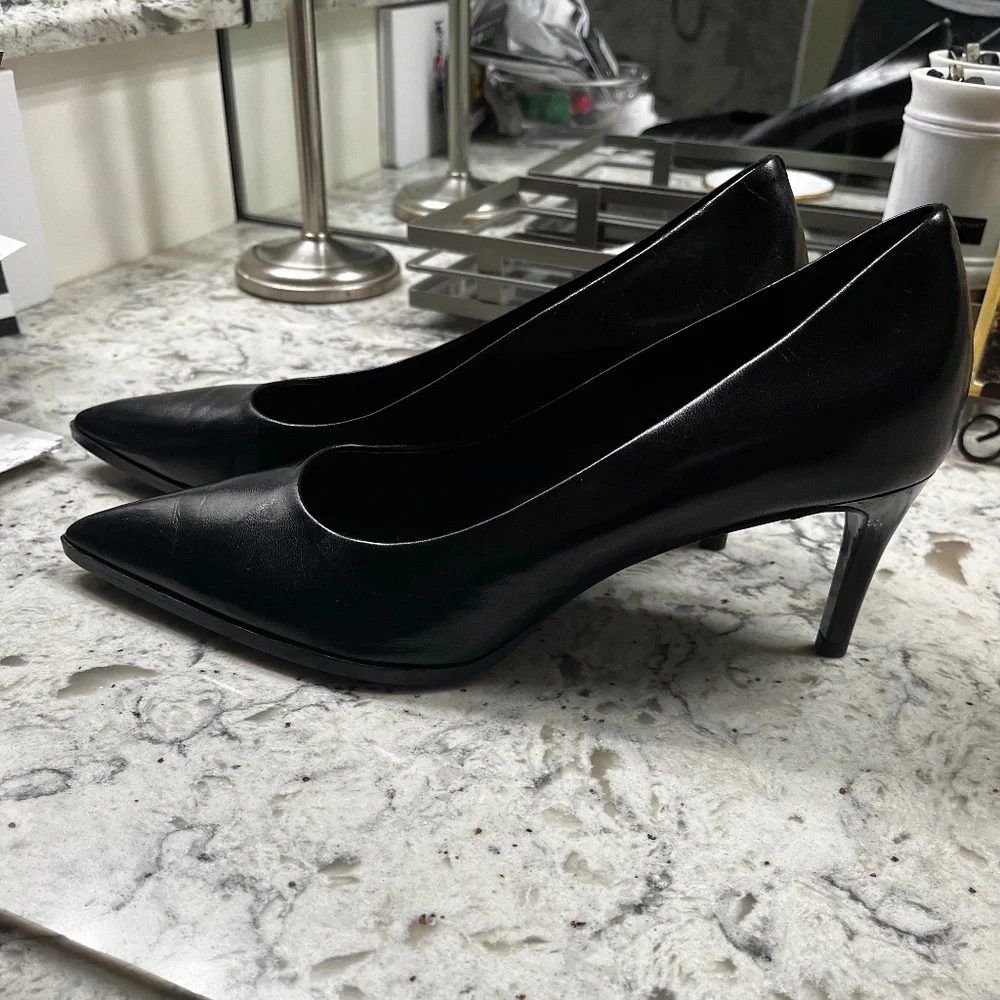 TORY BURCH BLACK PUMPS SIZE 10 - Picture 1 of 6
